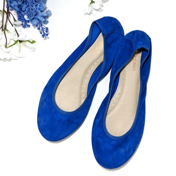 extra wide flat shoes